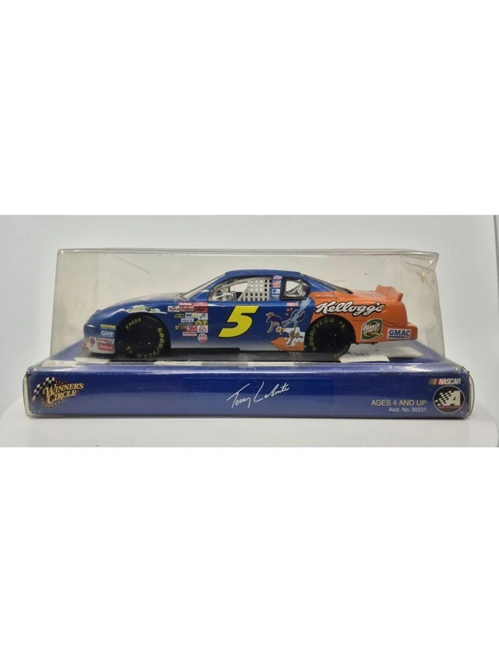 Terry Labonte #5 Kellogg's Looney Tunes Rematch 2002 1:24 Action Bank